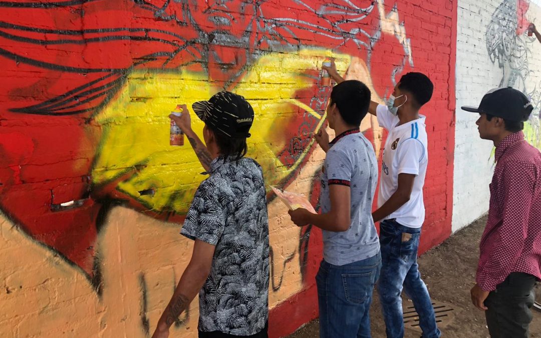 Rescatan cancha en La Aldea; fue decorada con murales